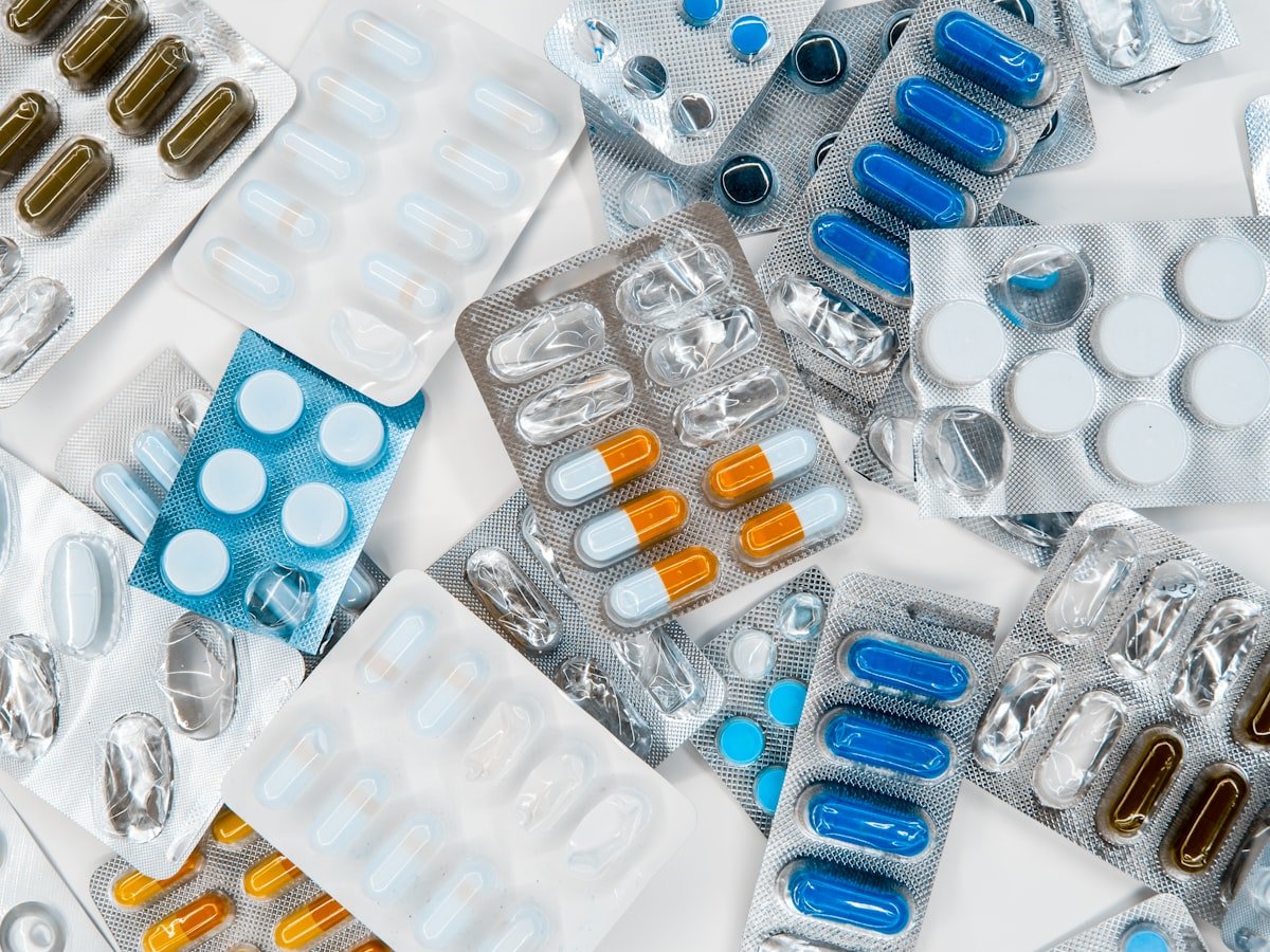 Comparing safe prescription savings options in Canada
